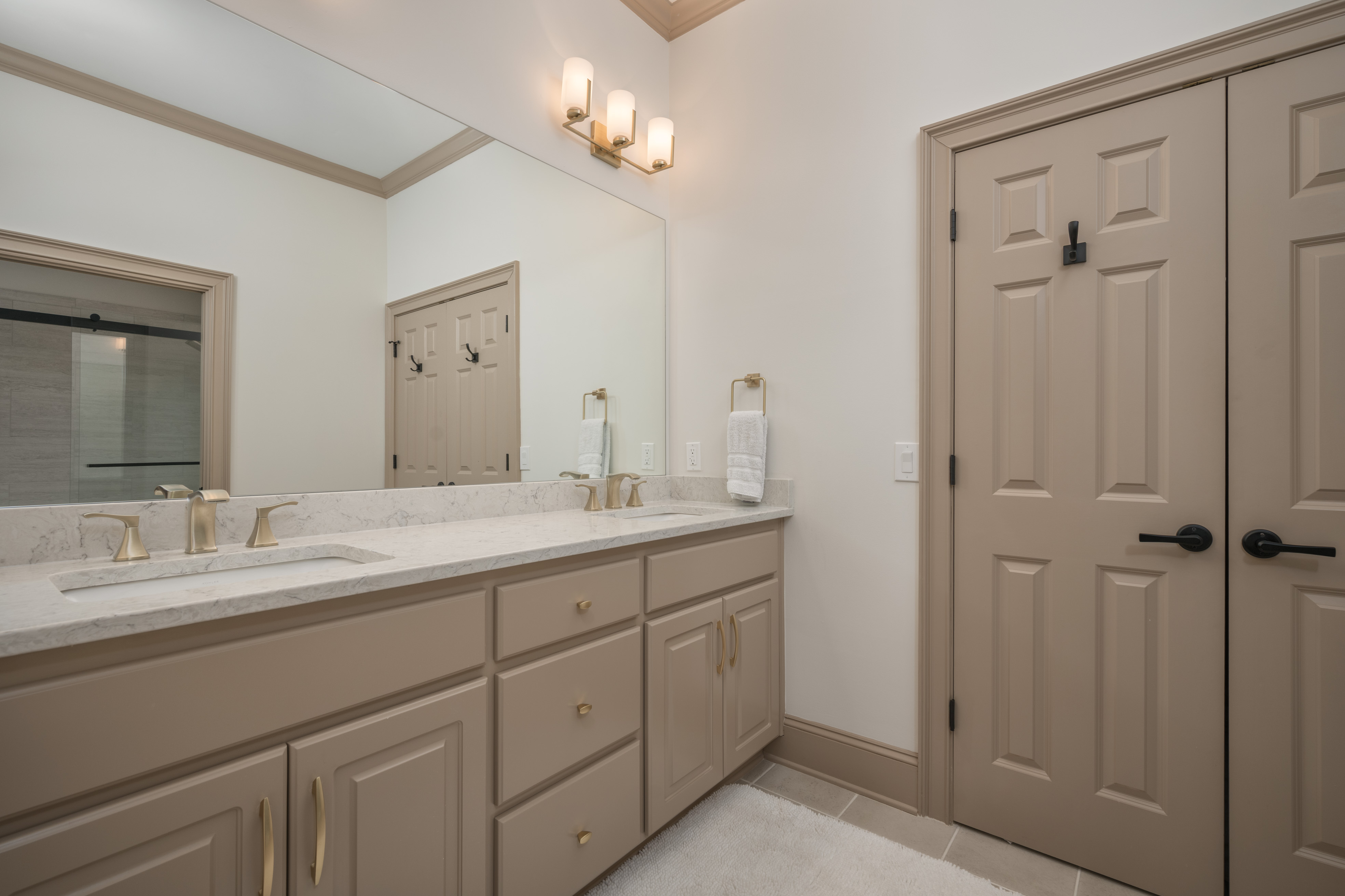 100 Greenwood Court image 36